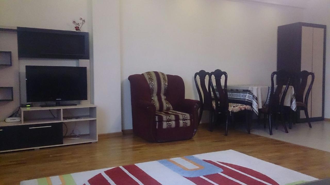 Apartment On Tole Bi Almaty Esterno foto