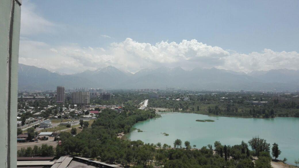 Apartment On Tole Bi Almaty Esterno foto